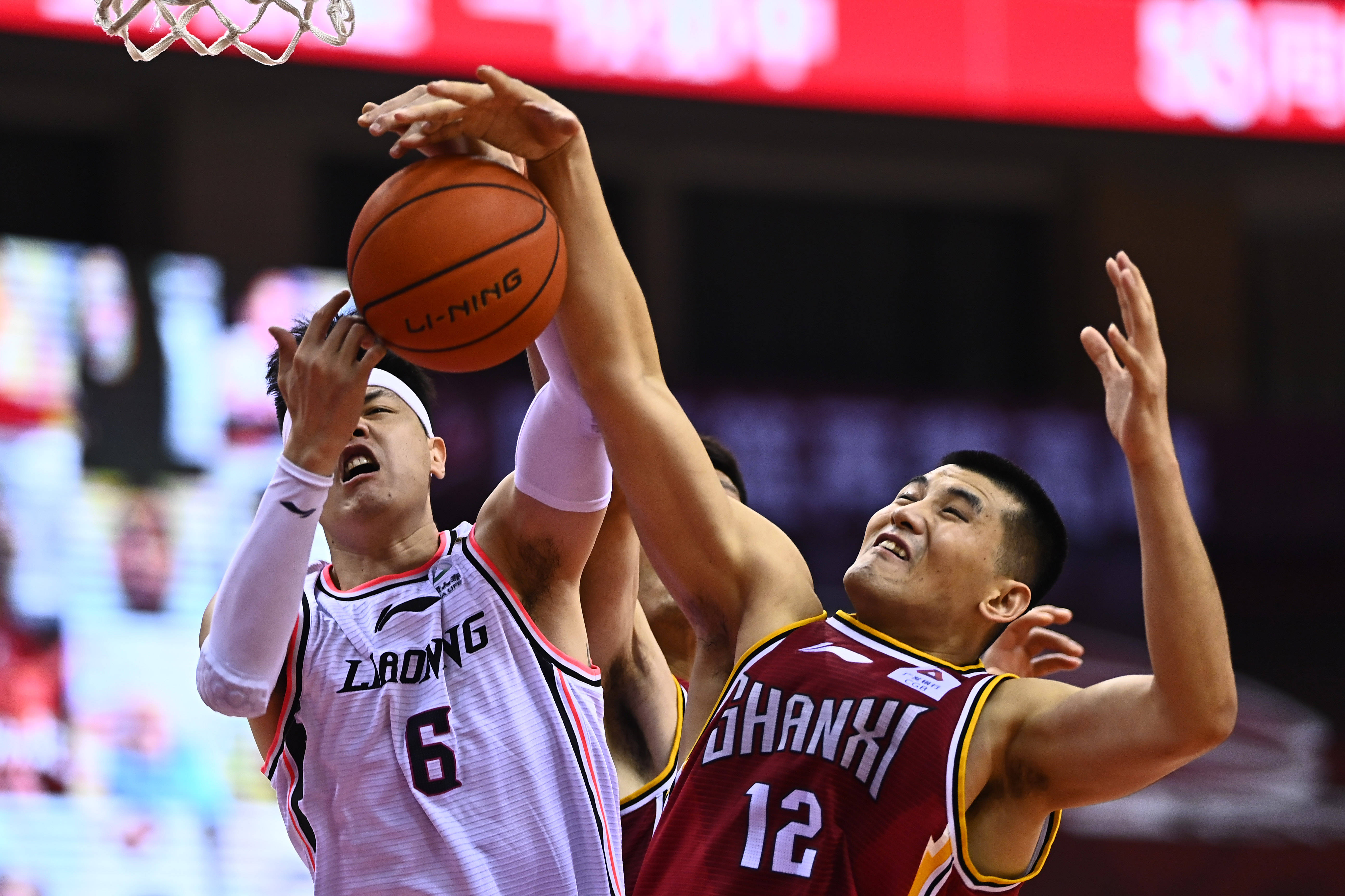 波黑队在防 波黑队在防