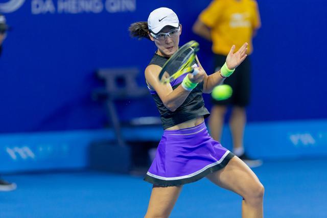 而霍启刚则 而霍启刚则