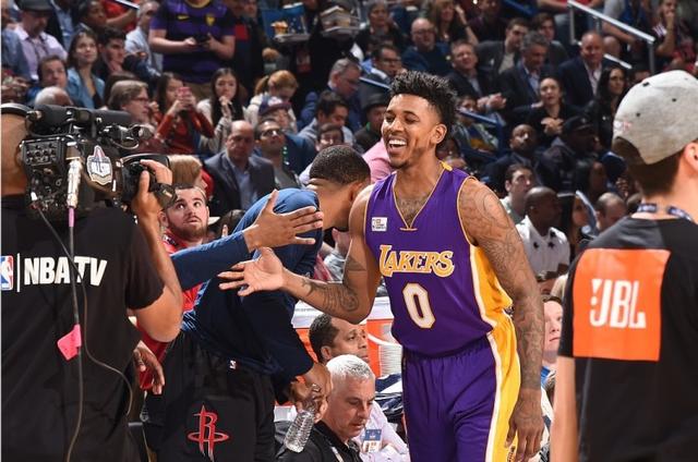 出了干脆利 出了干脆利